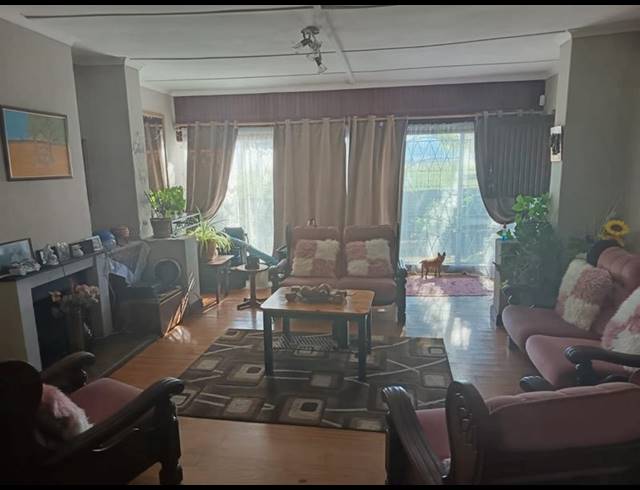 5 BEDROOM HOUSE FOR SALE IN FAIRBRIDGE HEIGHTS